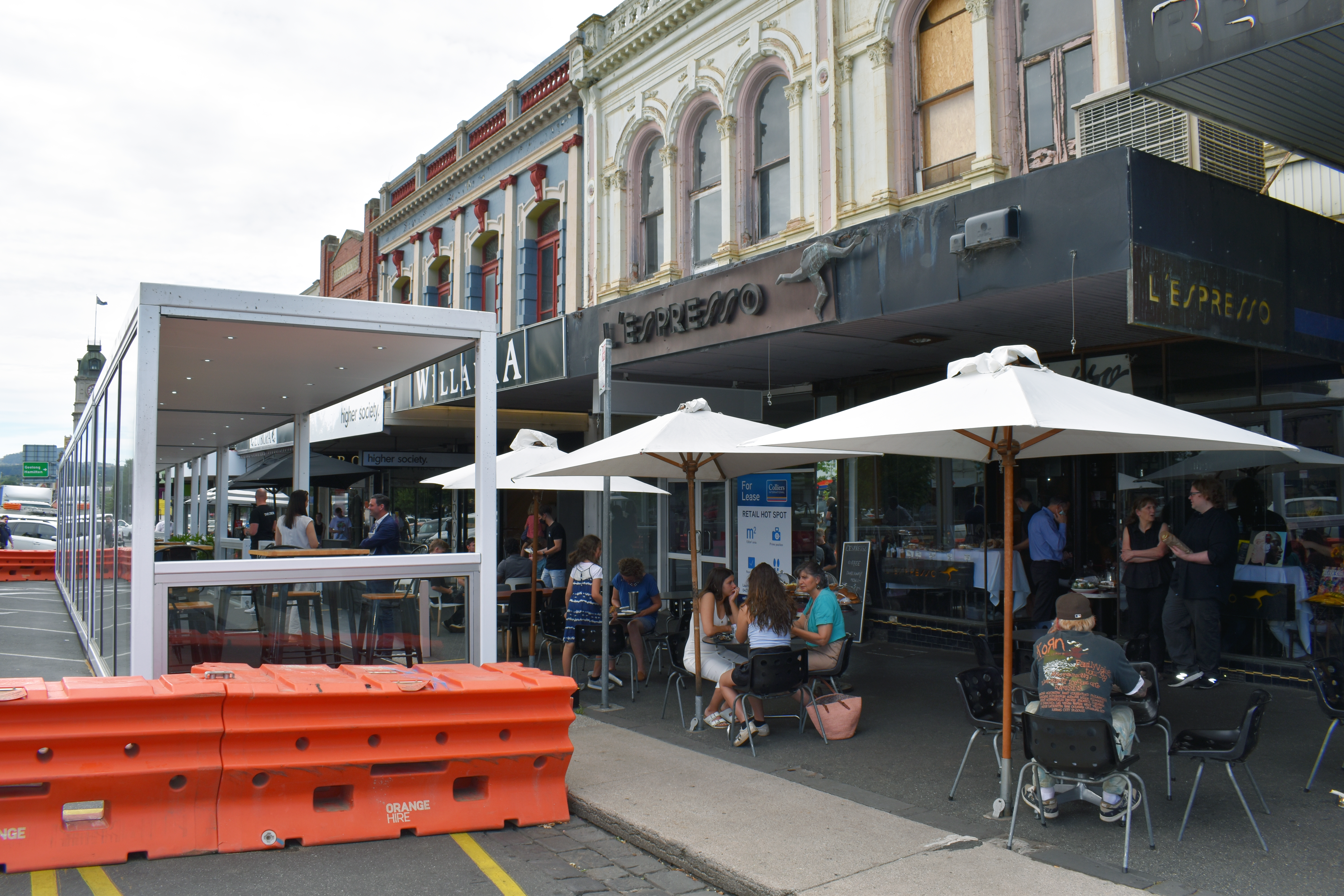 Outdoor dining infrastructure