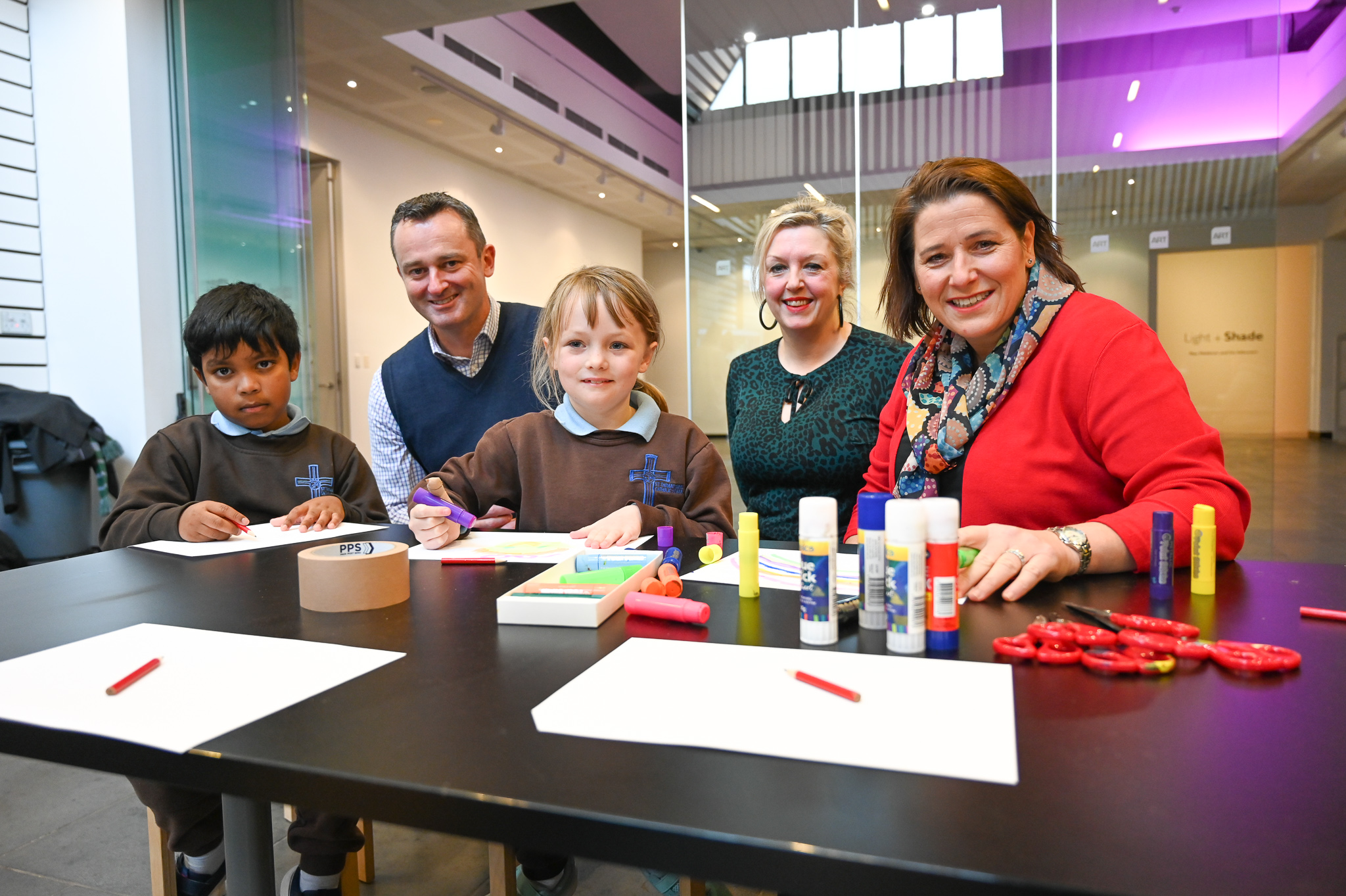 St Thomas More Student draw pictures with Mayor of Ballarat Cr Daniel Molonwy, Art Gallery of Ballarat Director Louise Tegart and Wendouree MP Julianna Addison