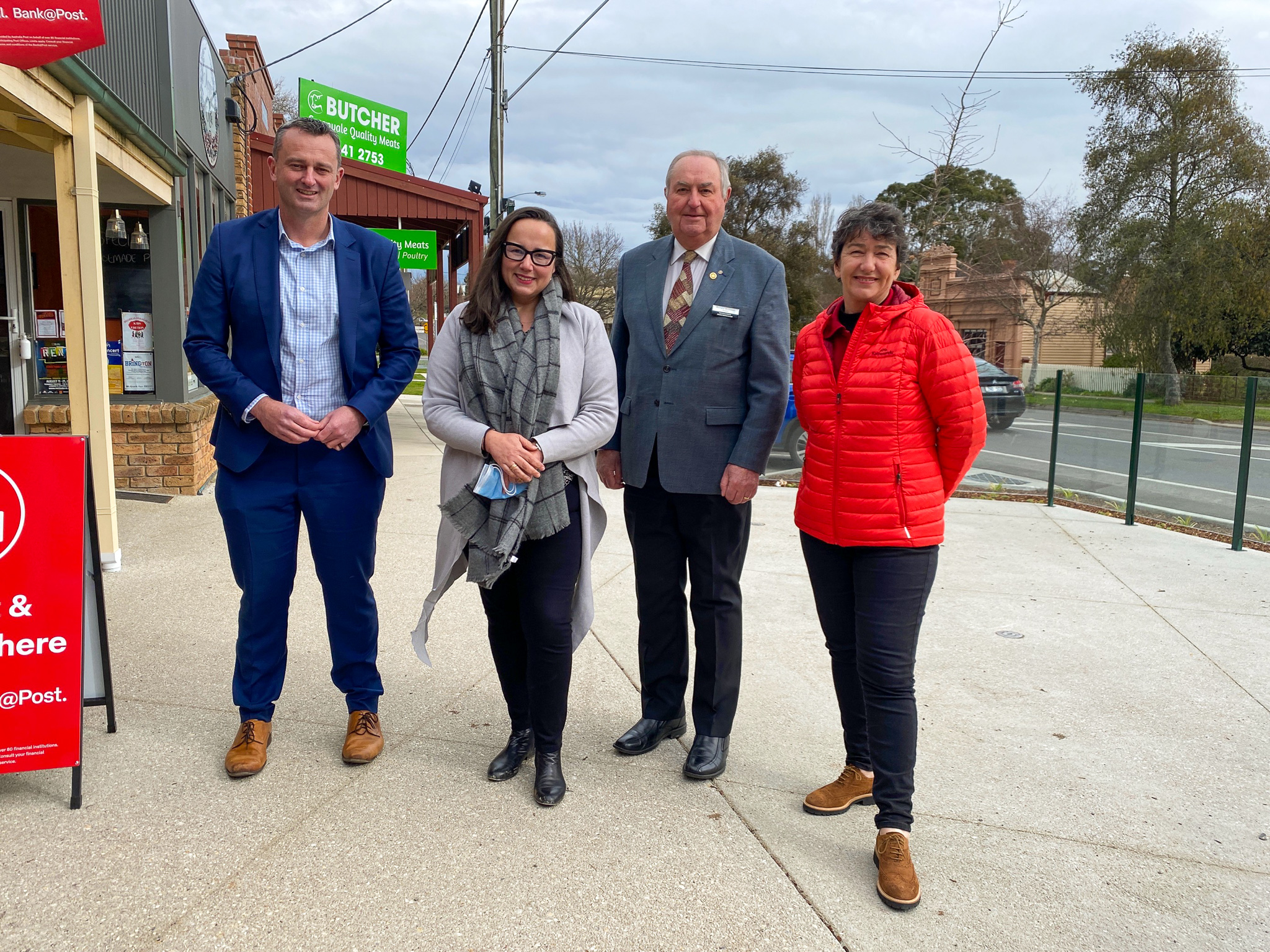Mayor of Ballarat Cr Daniel Moloney with Harriet Shing MP, Michaela Settle MP, and Community Bank Buninyong Director Richard McDowell