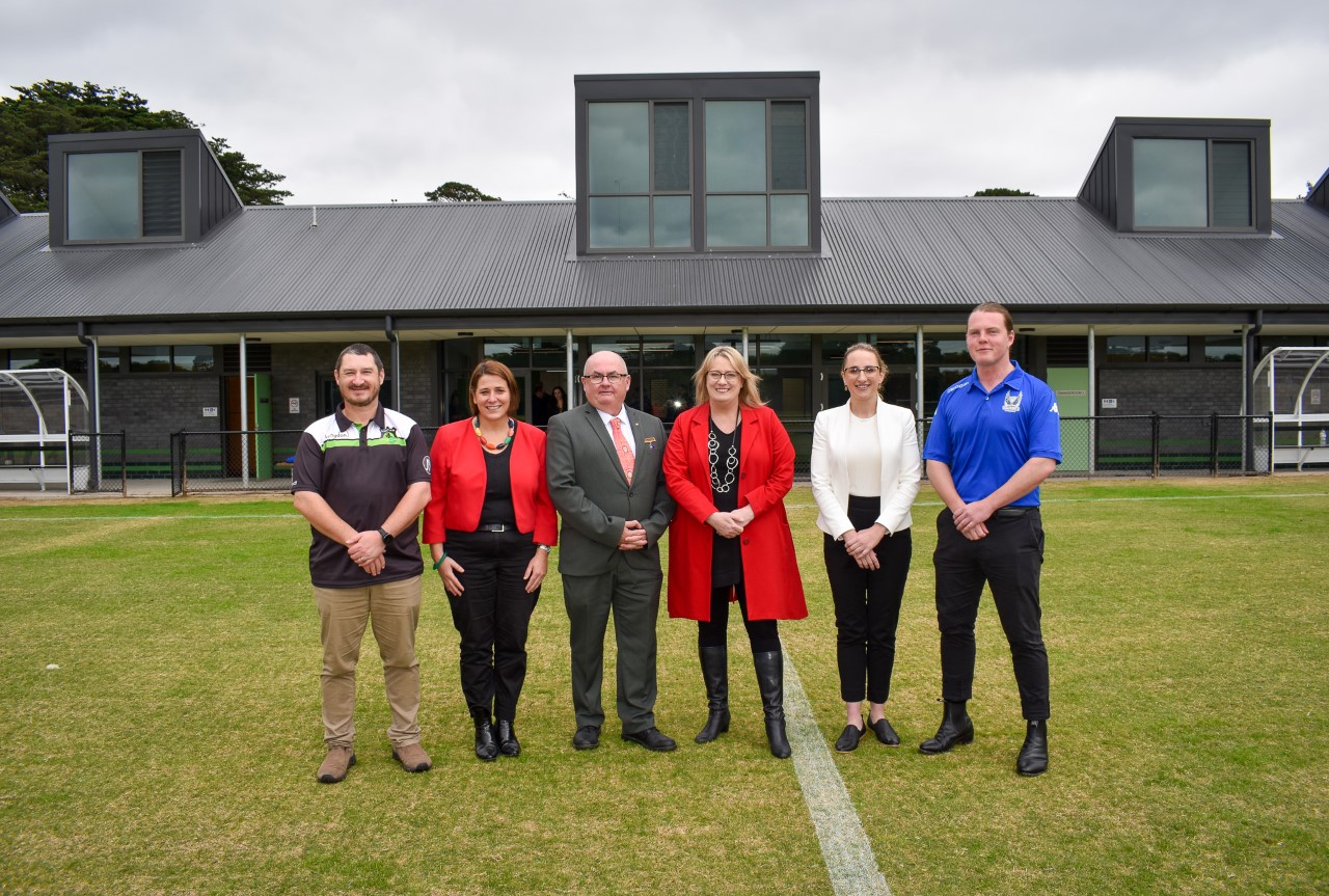 Member for Wendouree Juliana Addison, City of Ballarat Mayor Cr Des Hudson, Minister for Community Sport Ros Spence, City of Ballarat Deputy Mayor Cr Amy Johnson, with representatives from Lucas Cricket Club and Victoria Park Football (Soccer) Club.