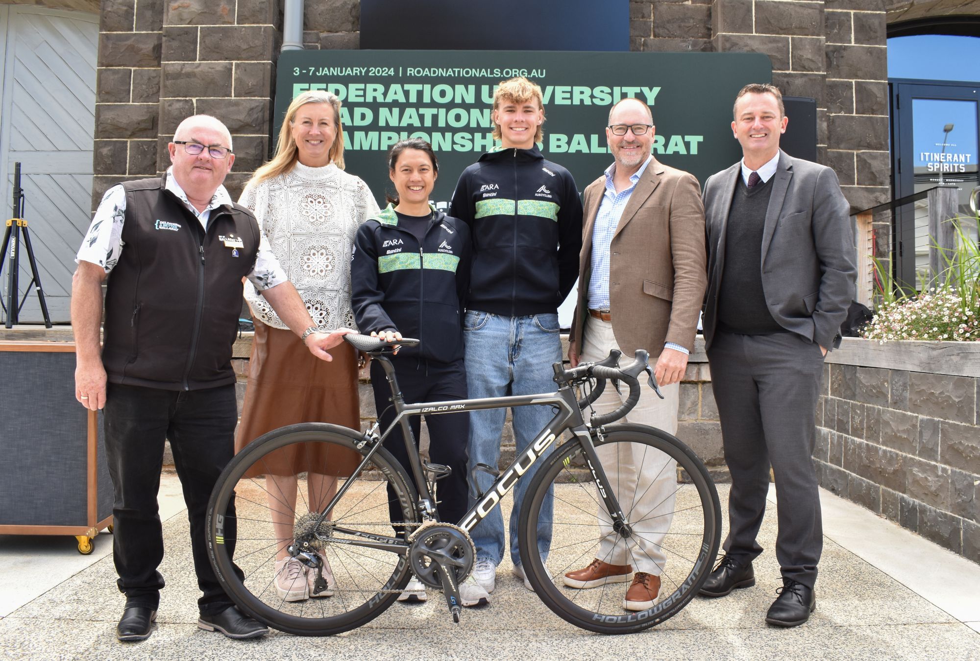 City of Ballarat Mayor Cr Des Hudson, AusCycling CEO Marne Fechner, athletes Dr Alana Forster and Oscar Chamberlain, race director Scott McGrory, Federation University Director (Global and Engagement) and City of Ballarat Councillor Cr Daniel Moloney.