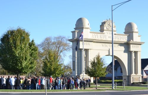 Crowds gather at Arch of Victory for Anzac Day 
