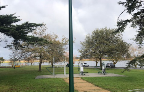 A light pole without a light on top at Lake Wendouree 