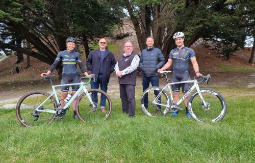 Competitor Sophie Byrne, CX Ballarat director Michael Hands, City of Ballarat Mayor Cr Des Hudson, CX Ballarat organiser Adam NcNicol and competitor Travis O'Brien.