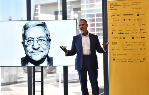 Globally-acclaimed portrait photographer Platon, who headlined the 2023 Ballarat International Foto Biennale.