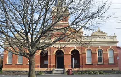 Image of the front of the heritage brick Buninyong Town Hall