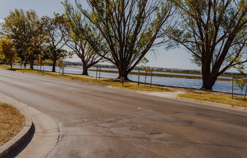lake wendouree from wendouree parade